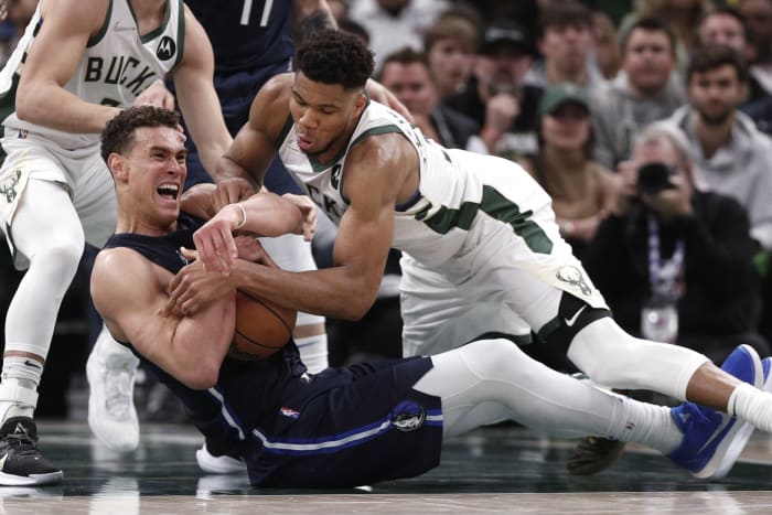 Dallas Mavericks, Giannis Antetokounmpo, Milwaukee Bucks, Dwight Powell